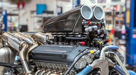 McLaren F1 Engine Extraction – The McLaren F1 Road Car