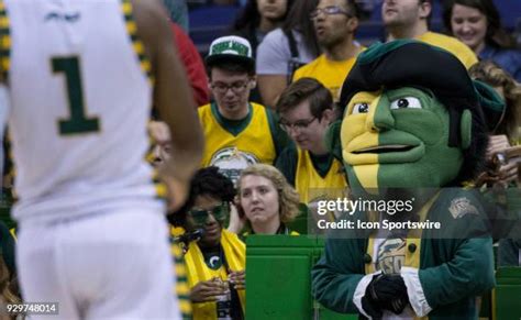 George Mason Mascot Photos And Premium High Res Pictures Getty Images