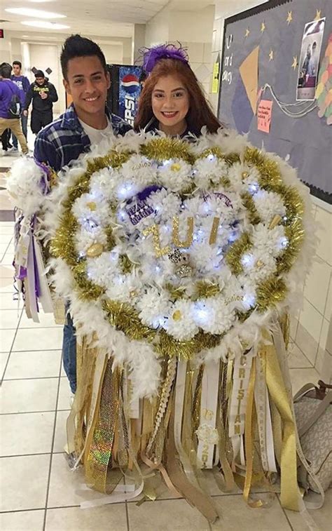 This Giant Homecoming Mum Will Amaze And Terrify You Houstonia Magazine