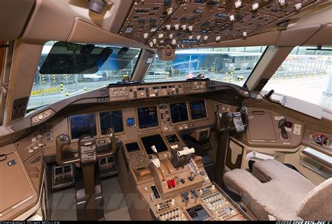 360 View Boeing 747-8 Cockpit - 747 Cockpit Of Nasa Sofia Plane 360 ...