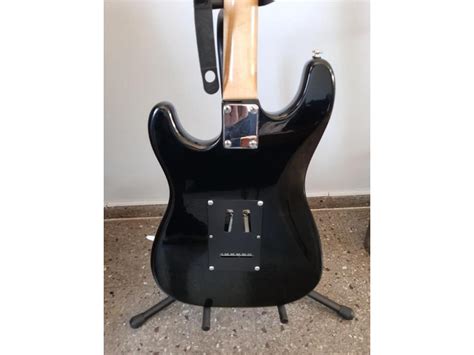 Guitarra Electrica Squier By Fender Stratocaster Crafted In India No China Comprá En San