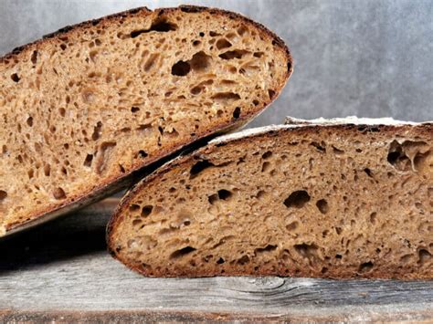 Dunkles Brot mit Schwarzbier Rezept für Heimbäcker