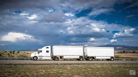 Borderlands Mexico Won T Ban Double Tractor Trailer On Roads