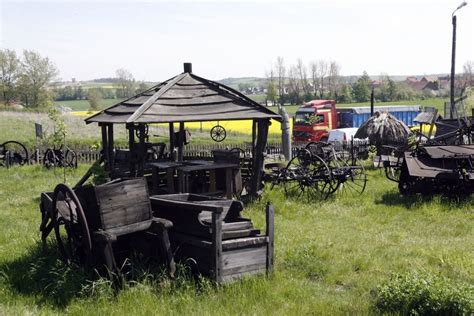 Najmniejsze wsie na Dolnym Śląsku Niektóre liczą sobie kilkaset lat a