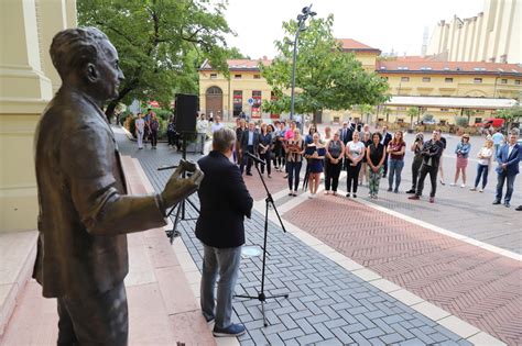 Szegedi Tudom Nyegyetem Koszor Z Ssal Tisztelgett Az Szte Szent