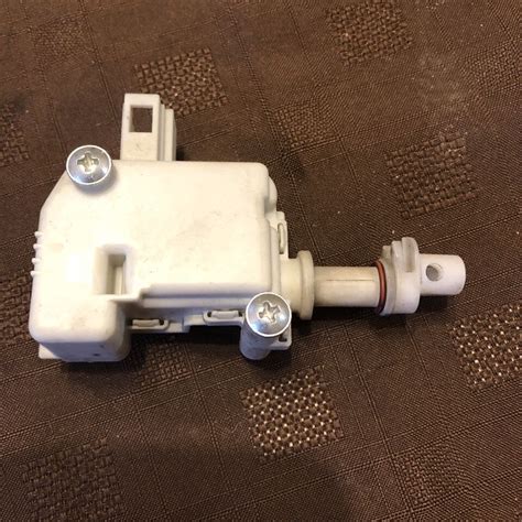 Mk Golf Fuel Flap Open Actuator Solenoid B J Ebay