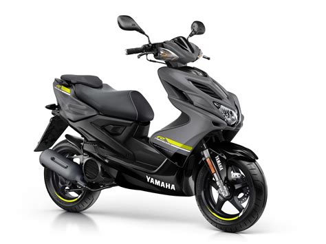 Review Of Yamaha Aerox 4 2018 Pictures Live Photos And Description