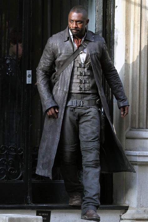 Idris Elba looks badass in costume on the set of The Dark Tower in New ...