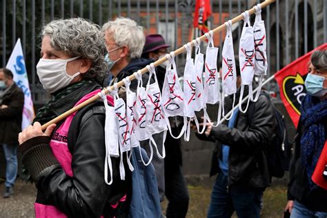 Coronavirus les enseignants manifestent à Clermont Ferrand Puy de