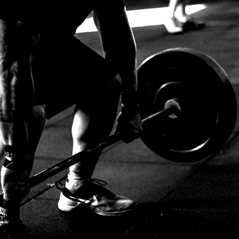 Tips to Protect Your Back When Weight Lifting – LIFESTYLE BY PS