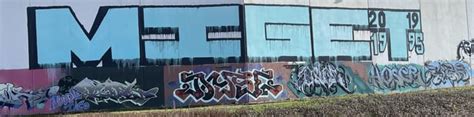 Epic wall of graffiti : r/Graffiti