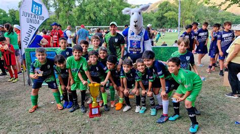 La escuelita de fútbol La Masia categoría 2014 fue campeona del torneo