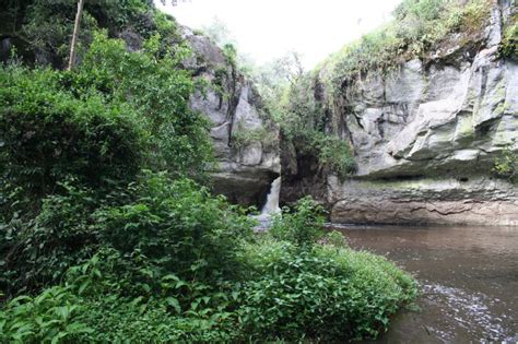 Mau Mau Caves, Mt Kenya Hike