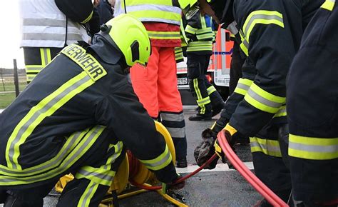 Schwerer Unfall im Kreis Gütersloh Rettungshubschrauber landet nw de