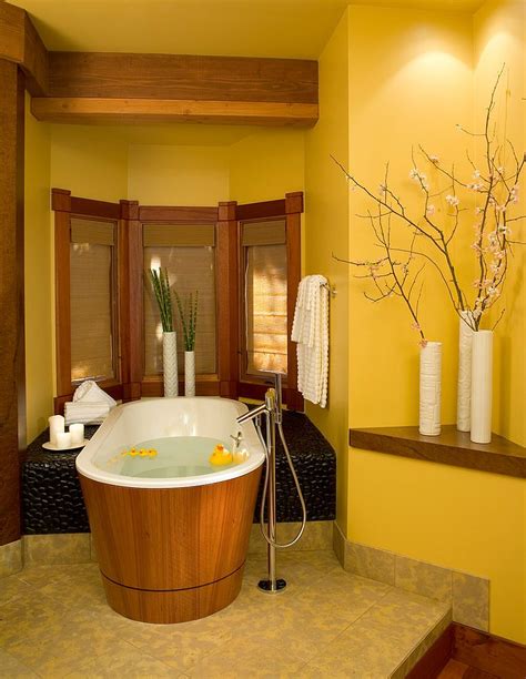 16 Gorgeous Bathrooms with the Warm Allure of Yellow