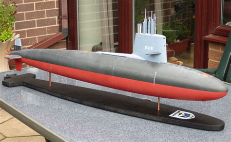 Revell USS Skipjack-class Submarine 1:72 - build review - Scale ...