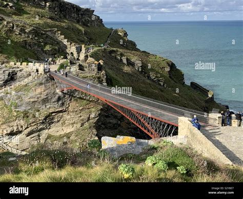 Castle bridge at Tintagel Castle, Cornwall, UK Stock Photo - Alamy