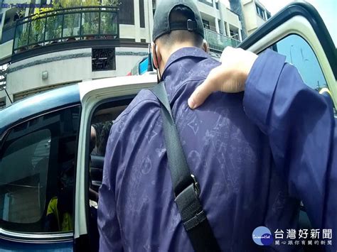 逃逸男移工見警拔腿狂奔 跑到無力終遭逮獲 蕃新聞