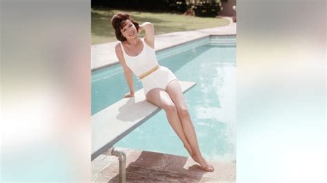 5 Hot Sexy Annette Joseph Bikini Pics