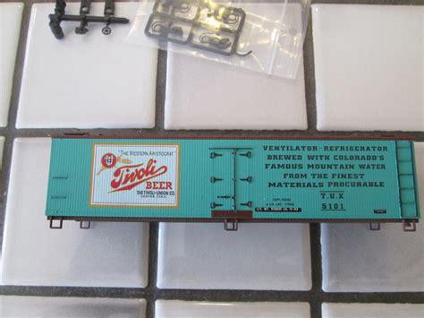 Branchline Trains Tivoli Beer 40 Foot Reefer Car Ho Scale Ebay