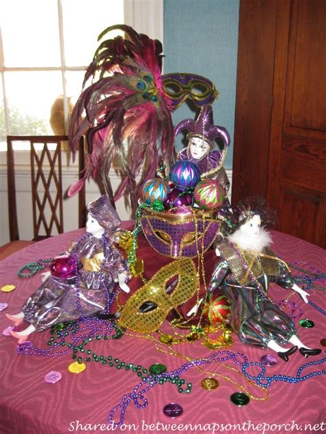 A Mardi Gras Brunch Table Setting Tablescape