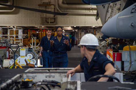 DVIDS Images USS Ronald Reagan CVN 76 Sailors Maintain Aircraft