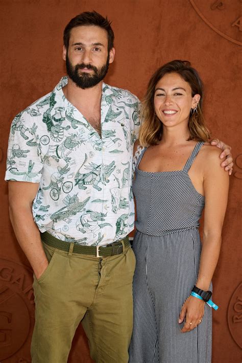 Photo Guillaume Labbé et sa soeur Constance Labbé au village lors des