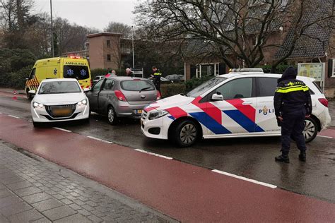 Flinke Schade Na Botsing Tussen Twee Autos In Ede