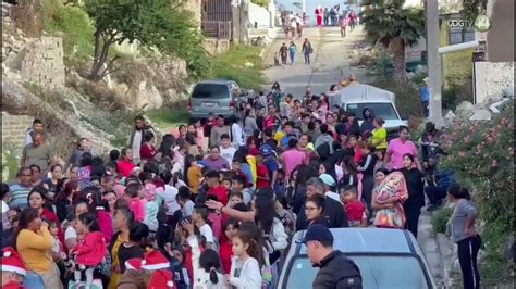 Santa Claus Llega A La Colonia La Martinica Gracias A Familia De