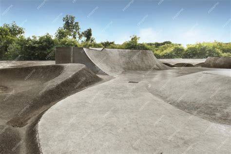 Premium Photo Empty Skate Park In The Daytime