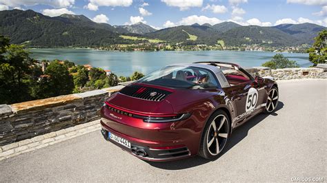 Porsche 911 Targa 4S Heritage Design Edition 2021MY Color Cherry