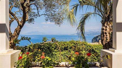 Venduta La Lussuosa Villa Di Christian De Sica A Capri La Repubblica