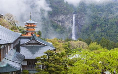 ～話題のリゾート・vison～ に泊まる 世界遺産 熊野古道を散策と伊勢神宮 早朝参拝2日間 格安ベストワンバスツアー