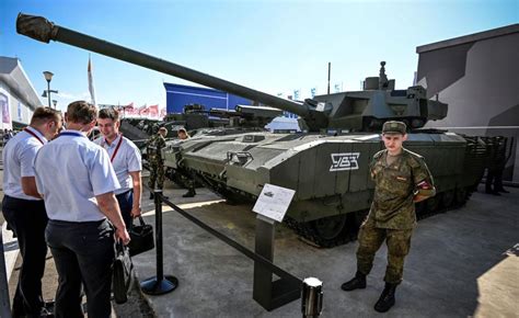 Russia S New Tank — Its T 14 Armata — Is Probably Too Expensive To Use In Ukraine Top Weapons