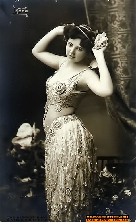 Vintage Naked Babes Like To Expose Their Na XXX Dessert Picture