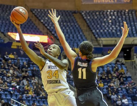 West Virginia Women Rout K State 60 30 Wv Metronews