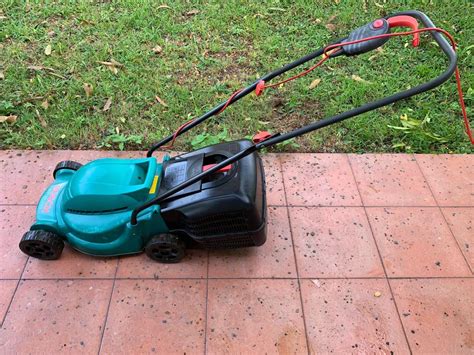 Lawn Mower Bosch Rotak 320 Furniture Home Living Gardening Grass