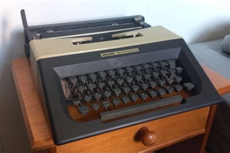 Maquina De Escribir Olivetti Universitaria Cuotas Sin Inter S