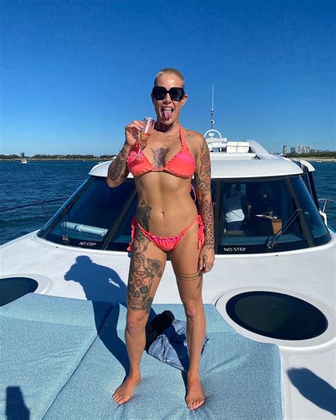 Bec Rawlings S Feet I Piedi Di Bec Rawlings Page Celebrities