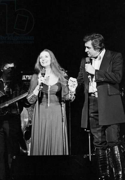 Johnny Cash And His Wife June Carter Cash In Hamburg Old Photo Hot