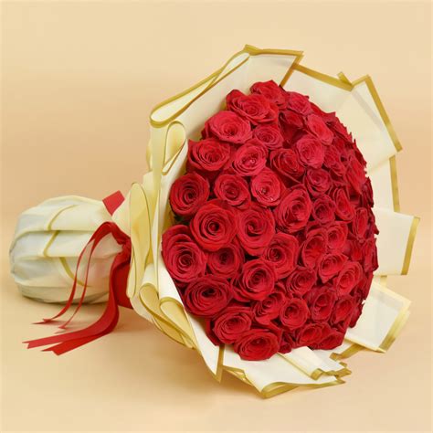 Online 50 Valentines Roses Bouquet Gift Delivery in UAE - FNP