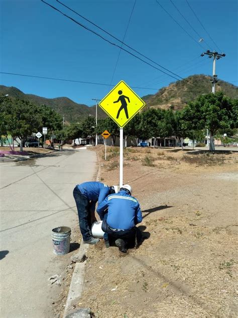 Distrito Instala Reductores De Velocidad Y Se Ales De Tr Nsito Para