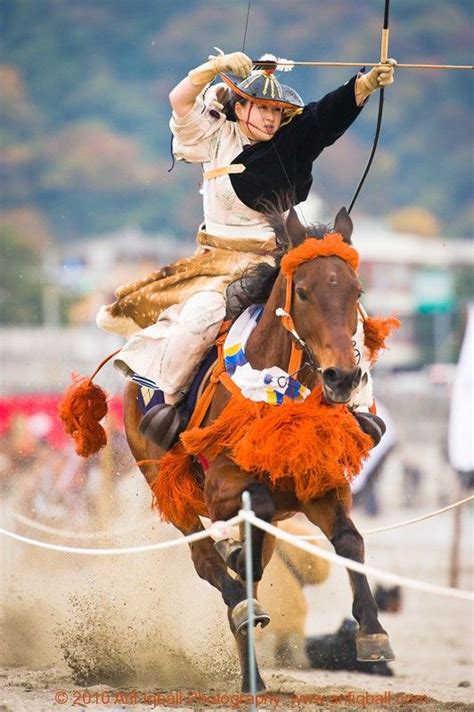 Archery Poses, Horse Archery, Japanese Culture, Japanese Art, Japanese ...