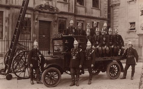 Ushers Wiltshire Brewery Fire Brigade At The Parade Trowbr Flickr