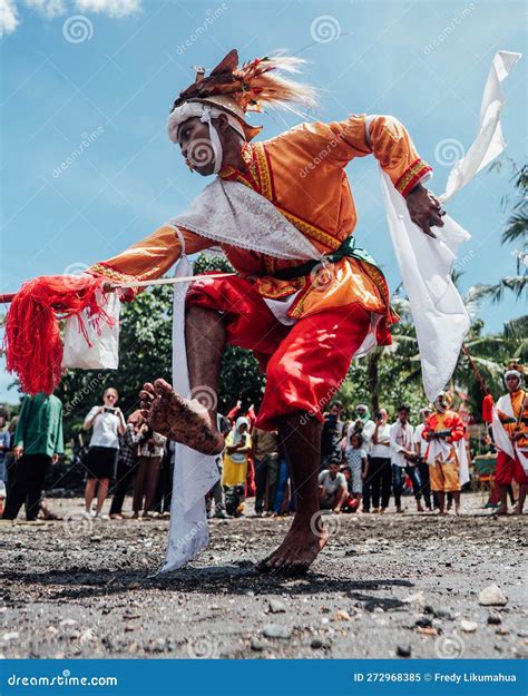 Cakalele Dance In Banda Island Editorial Image Image Of Island Woman