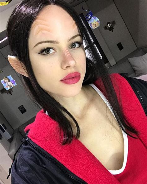 Halston Sage As Alara On The Orville Gag