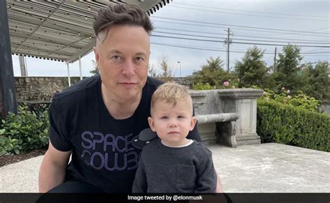 Le fils de 2 ans d Elon Musk a couru autour du siège social de Twitter