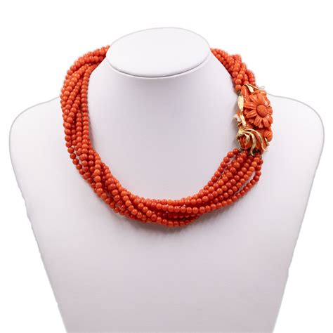 Collana di corallo multifilo con susta in oro 18k e corallo, anni '70