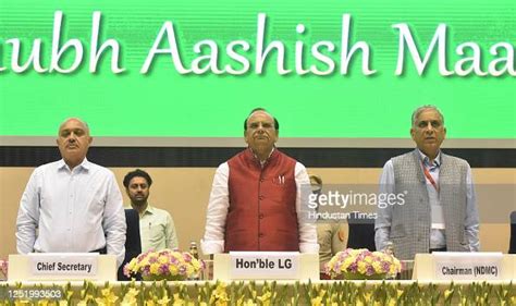 Lt. Governor of Delhi Vinai Kumar Saxena along with Chief Secretary ...