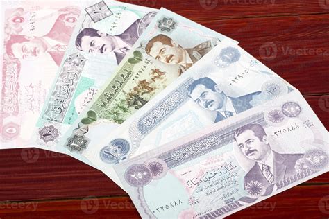 Old Iraqi dinar a business background 21734433 Stock Photo at Vecteezy